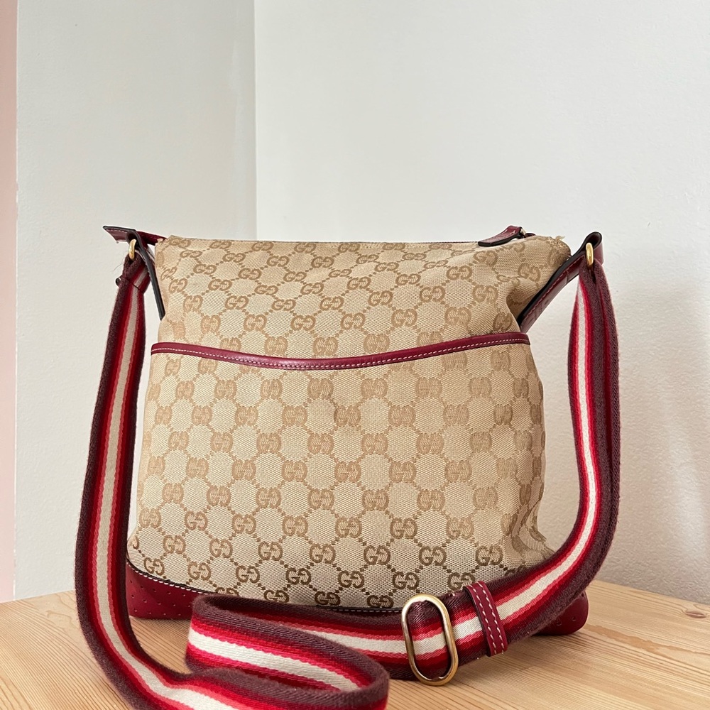 🌙Gucci Sherry Canvas Messenger Bag